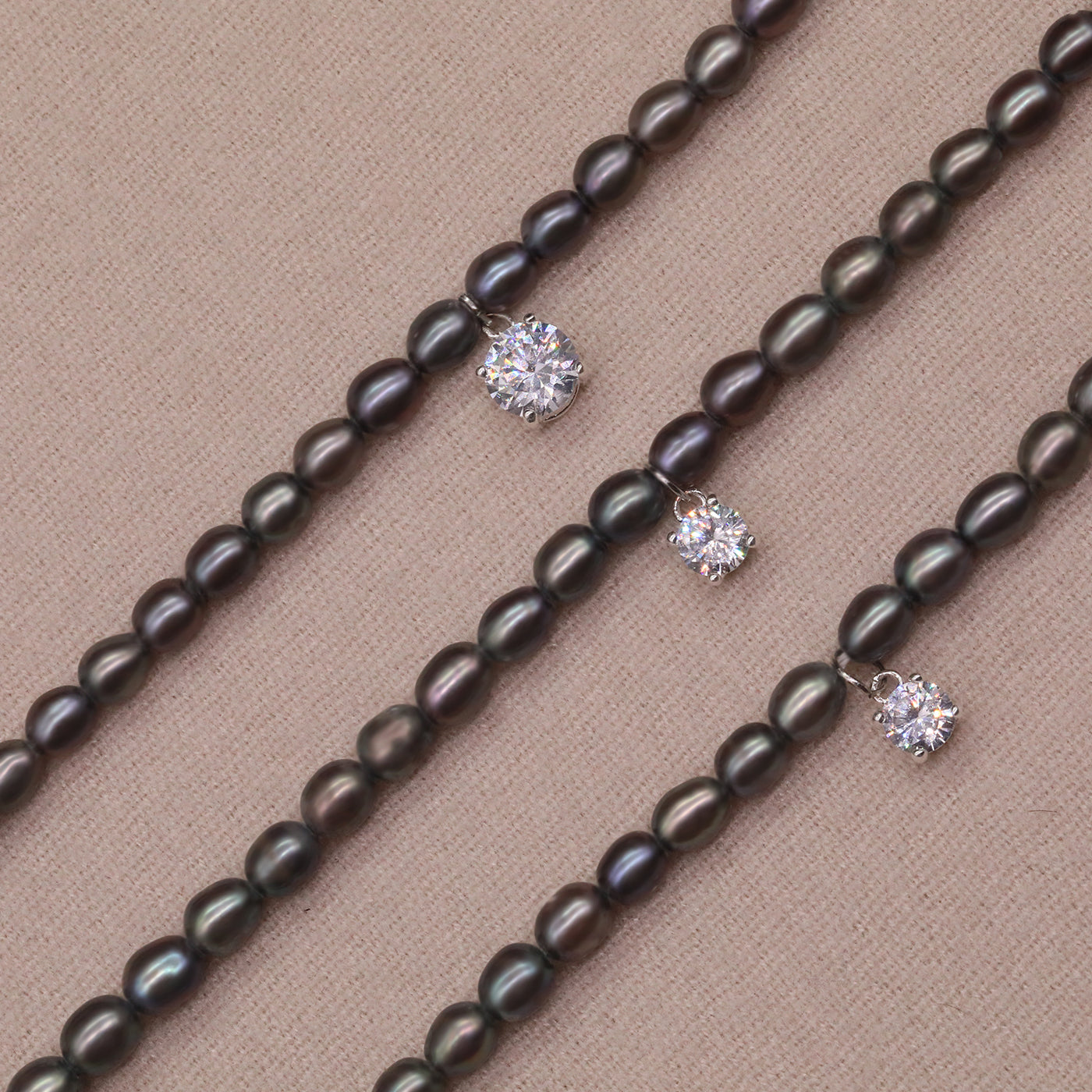 Exquisite Fresh Water Pearl with Zircon Necklace Earrings Bracelet Anklet Four piece Set  ideal for Christmas, Valentine's Day and Thanksgiving gifts, suitable for everyday, wedding and birthday[NK-XL2501-silver-01]