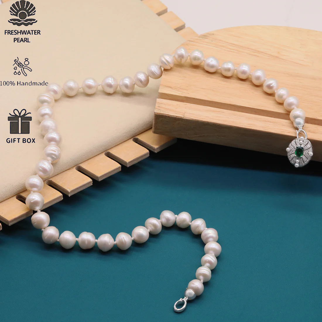 XL-2412WHITE-01  LARGE FRESHWATER 11MM PEARL NECKLACE WITH GREEN STONE CLASP
