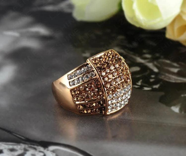 Womens 18k HGE cocktail ring with AAA cubic stones