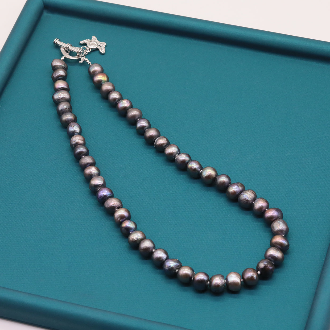 Classic Freshwater Pearl Necklace, elegant men's and women's Old Pearl Freshwater Pearl Necklace with love OT button and cute pendant, 45cm/50cm optional size, with gift box, perfect for everyday, party, anniversary and Valentine's Day gifts