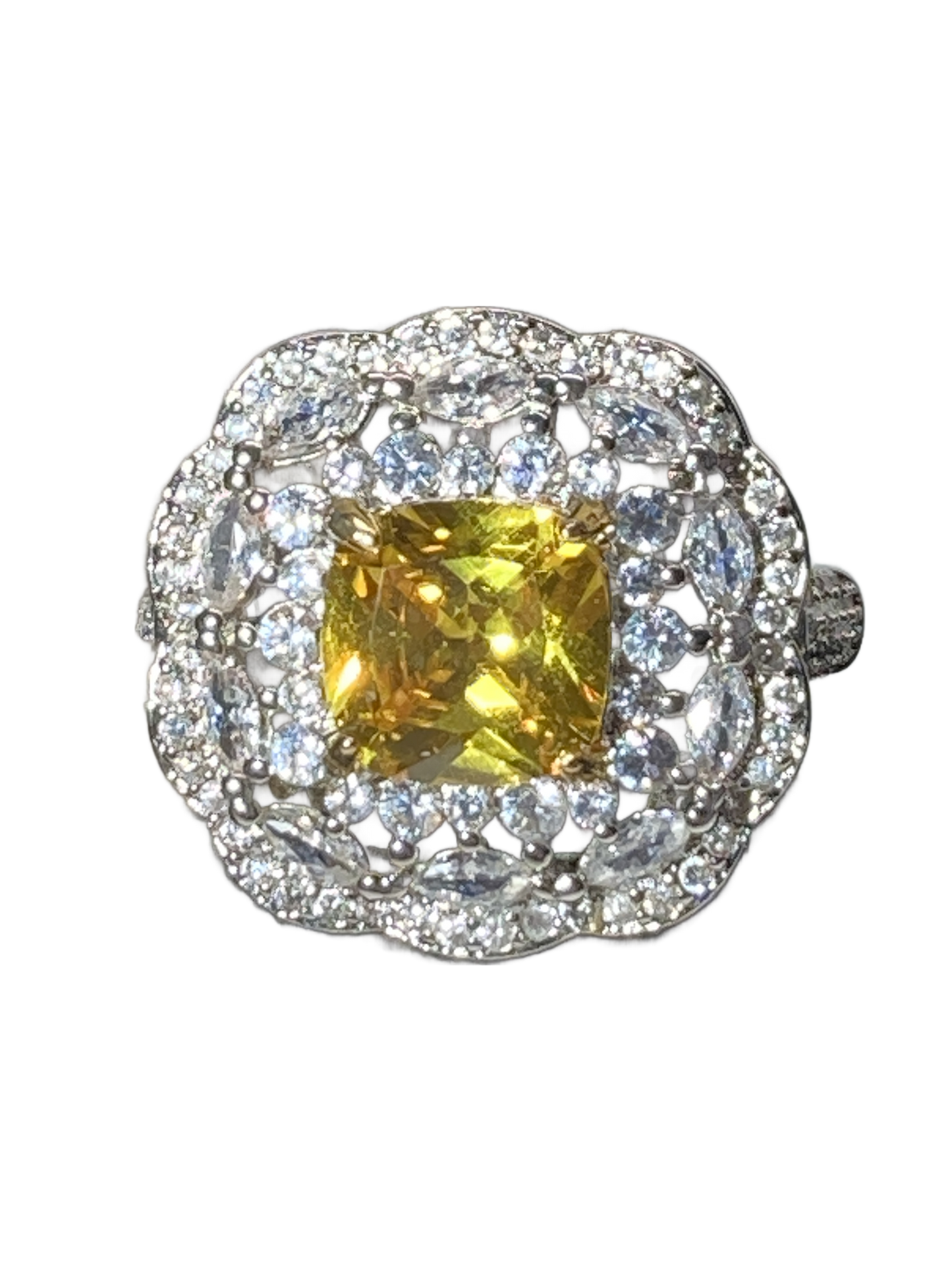 Beatiful 3.85 ct yellow stone w 1.5 ct small with CZ stones Set in 925 Silver