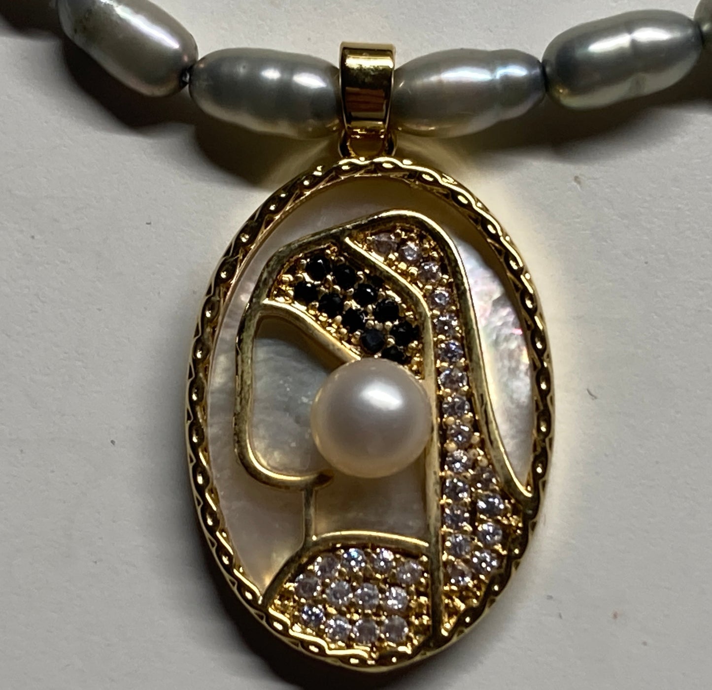 XL-2411SILVER-003-02 FRESHWATER PEARL REVERSABLE GOLD AND PEARL MEDALLIAN