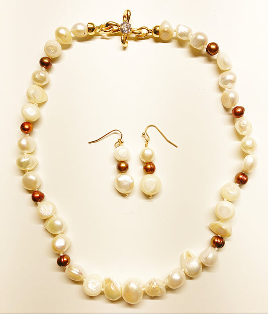 XL-2412WHITE-02 FRESHWATER PEARLNECKLACE AND EARRING SET COPPER ACCENT PEARLS